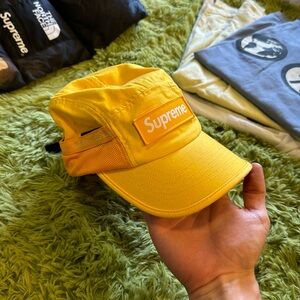 Supreme mesh pocket camp cap